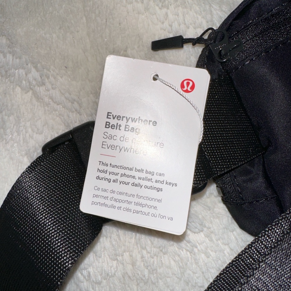 Lululemon NWT Everywhere Belt Bag Pride 1L - Picture 9 of 10